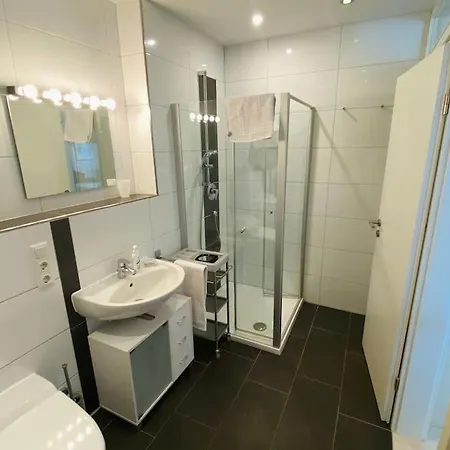Exklusive 2-zimmer Ferienwohnung Mit Direktem Rheinblick *